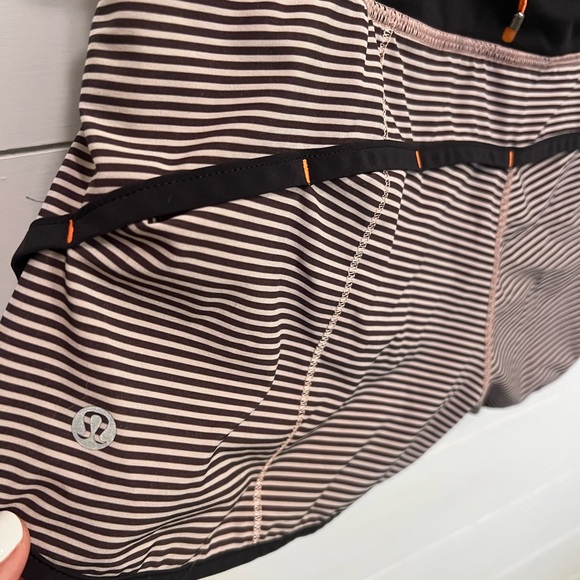 Lululemon Run: Speed Short *4-way Stretch
Mini Pop Stripe Size 6 - Picture 6 of 6